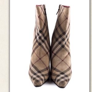 $995 BURBERRY Ankle Boots