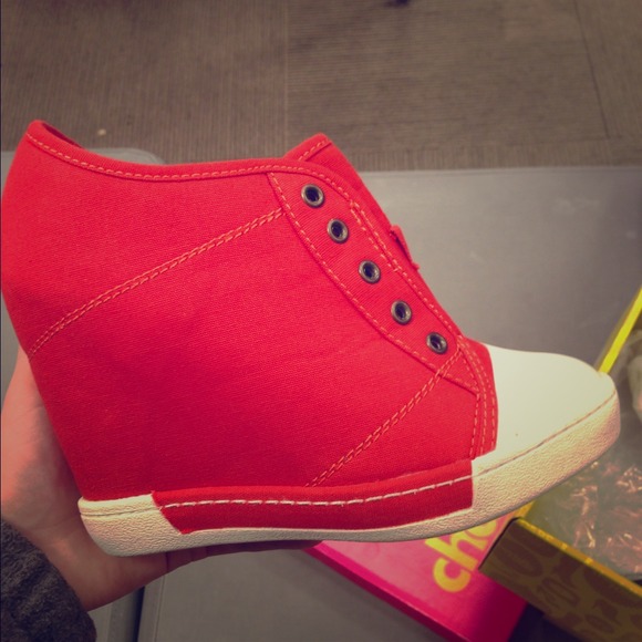 Cute sneaker heels!