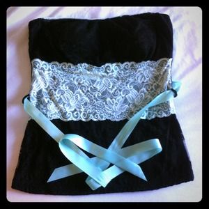 🚫SOLD IN BUNDLE 🚫Body Central Lace Tube Top