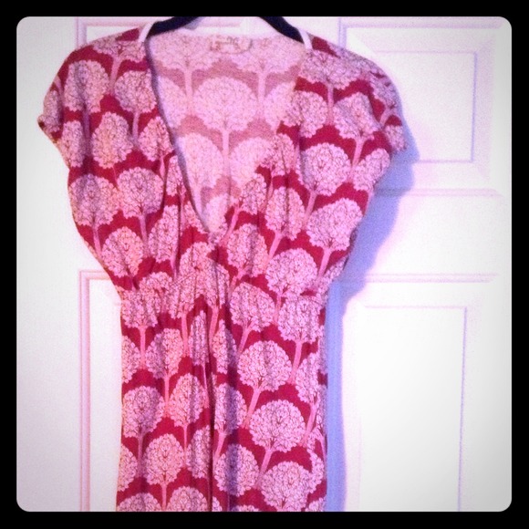 SOLD IN BUNDLE! red & white tree dress - Picture 1 of 3