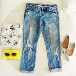 ⛔⛔⛔SOLD!! 🌞Distressed Boyfriend Jeans🌞SOld!!⛔⛔⛔⛔