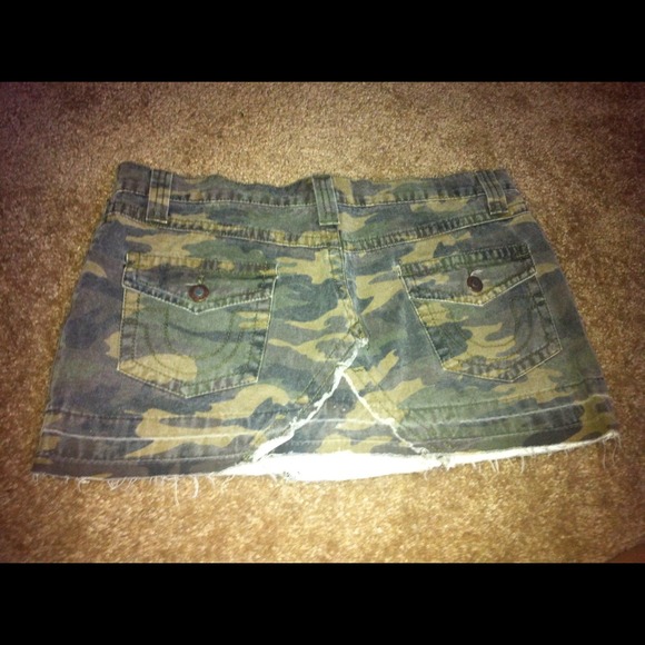 Camo skirt - Picture 2 of 2