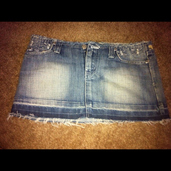 Jean skirt camo on back - Picture 2 of 2