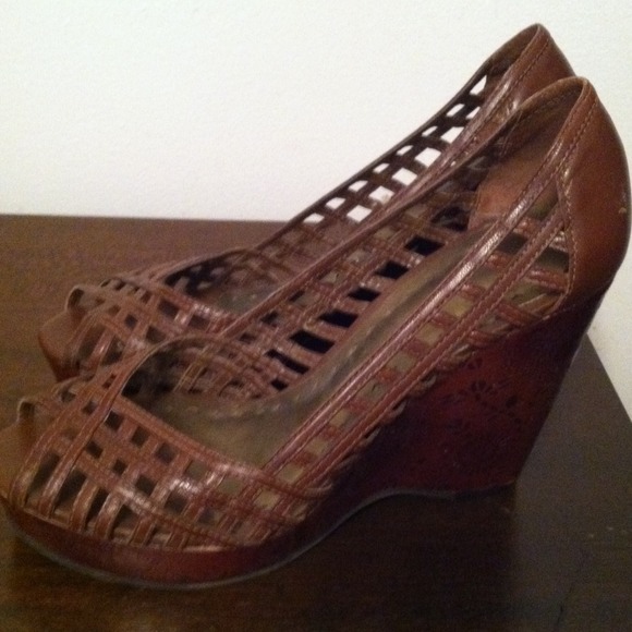 BCBG Girls brown sandals