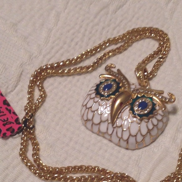 Owl betsey Johnson necklace
