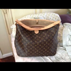 SOLD. Authentic Louis Vuitton Delightful MM.