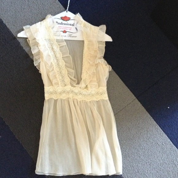 Ruffle polyester top - Picture 2 of 2