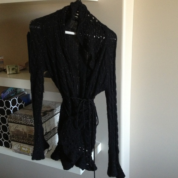 Ruffle sweater - Picture 2 of 3
