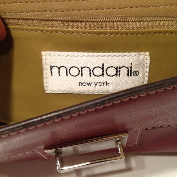 Mondani New York deep red clutch - Picture 2 of 4