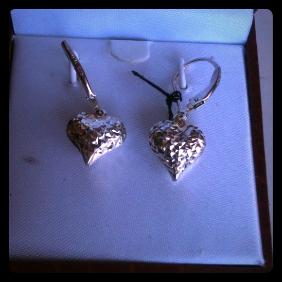 Sterling silver heart earrings - Picture 1 of 2