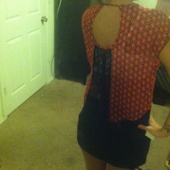 ❌Reduced❌A coral/black top with lace back - Picture 2 of 2