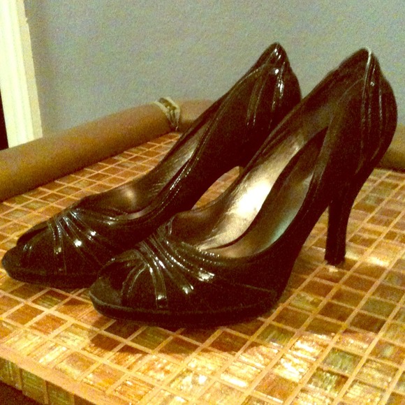 SOLD//Enzo Angiolini Black Suede Pumps