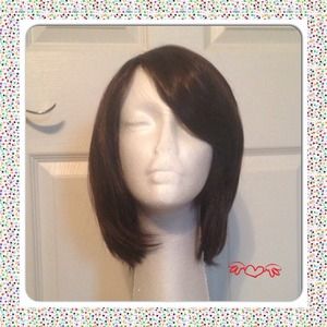 🌸🌸NWOT Short Brunette Wig🌸🌸