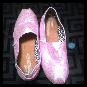 Pink sparkly Toms!