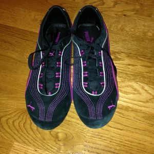 Barely worn Puma flats