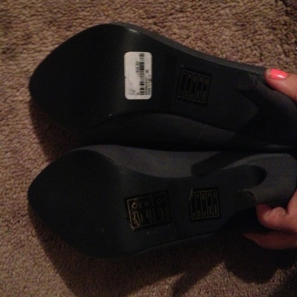 🔴SOLD🔴GREY HEELLS - Picture 4 of 4