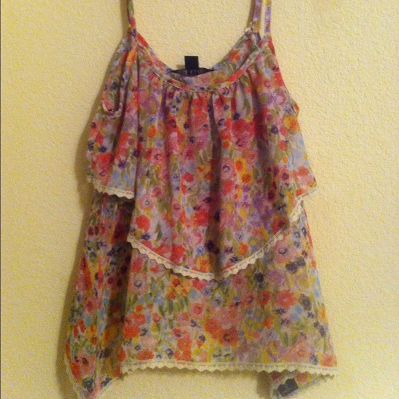 Forever 21 floral top! With bunch of colors!