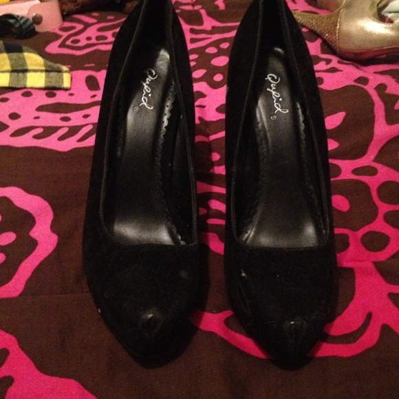 Black suede Pumps