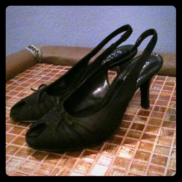 HOLD//Perfect Black Suede Peep toe Sling backs