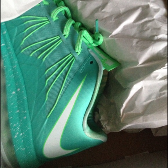 Kicks - Picture 2 of 3