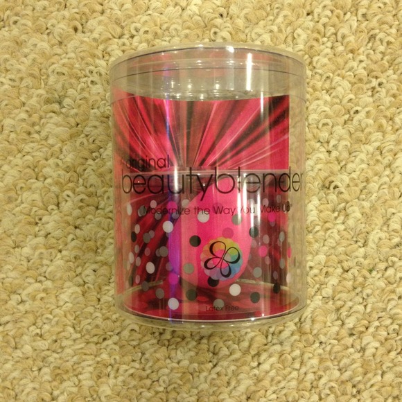 ✨✨SOLD✨✨The Original Beauty Blender