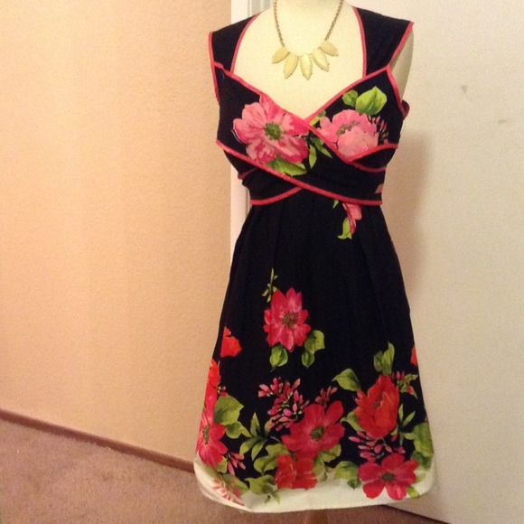 Dresses & Skirts - Flower dress