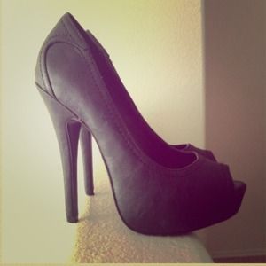 Black Sheikh Heels