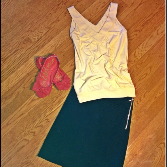 Michael Kors Tops - ⛵ Canary Yellow Michael Kors Blouse