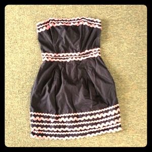 French Connection Dress with Pockets!