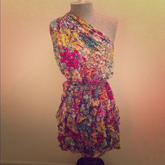 One shoulder floral dress - Picture 1 of 2