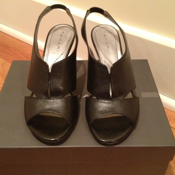 SALE! Black sandals😃😃