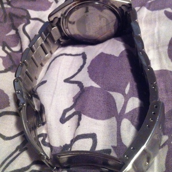 💯⌚New Woman's Invicta Watch💯⌚ - Picture 3 of 3