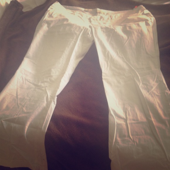 Old Navy White Cotton Pants. NWT.