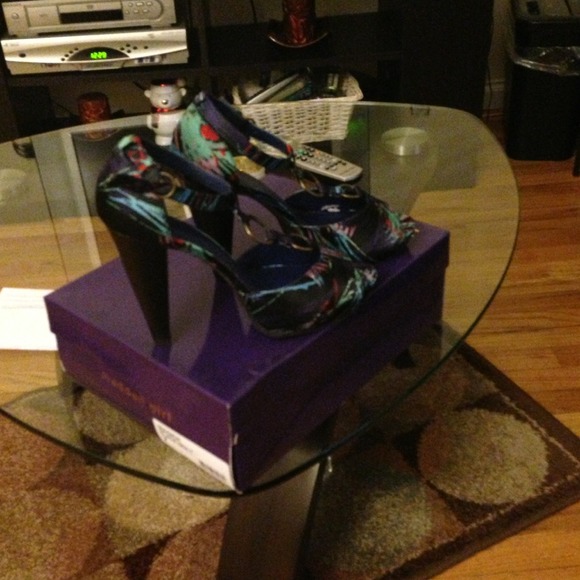 Madden Girl pumps