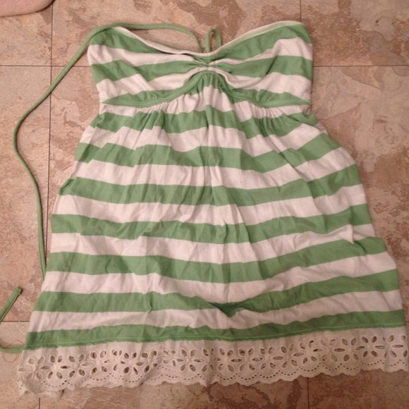 👻👻👻🎊SOLD!!! Hollister halter top