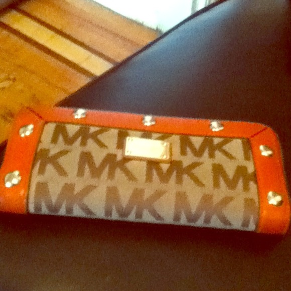 Michael Kors wallet, Authentic, NOT FOR SALE.
