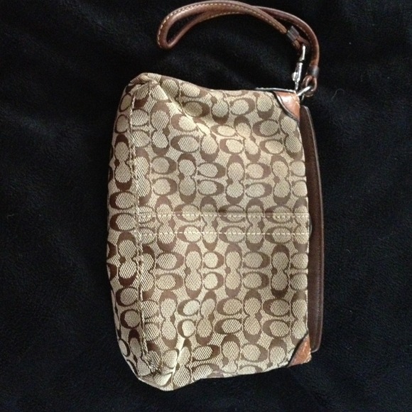 Coach wristlet - Picture 3 of 4