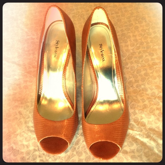 Style &co. Celine peep toe pumps