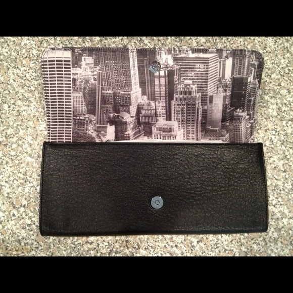 💎Additional pics of the clutch inside💎