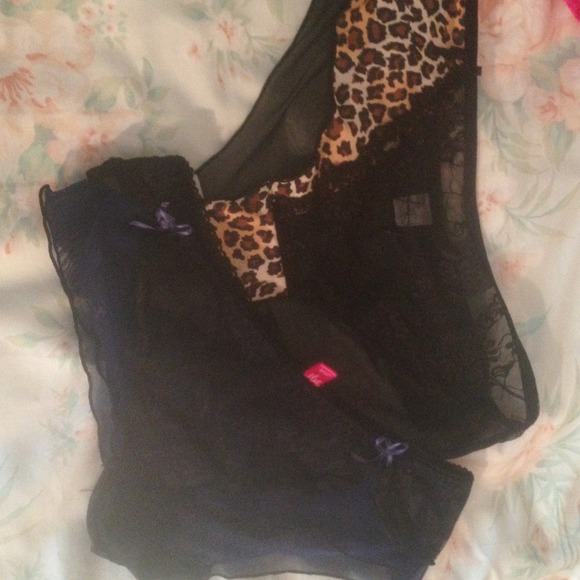 SOLD IN BUNDLE - Picture 3 of 4