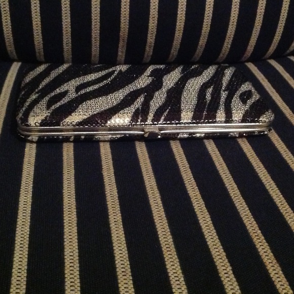 Zebra Black-Silver Glitter Designer Cluth Case - Picture 2 of 4