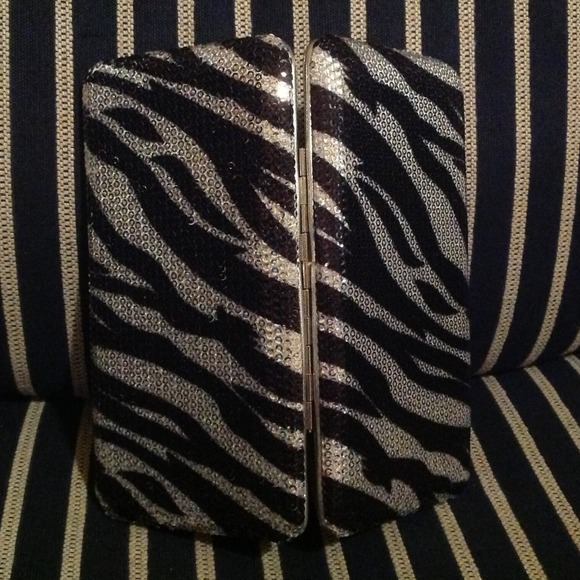 Zebra Black-Silver Glitter Designer Cluth Case - Picture 4 of 4