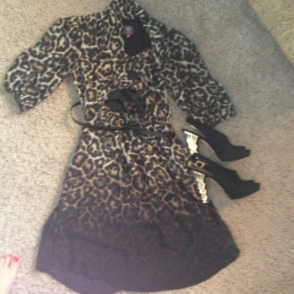 Sold in bundle! SALE!! Vince camuto ombré dress