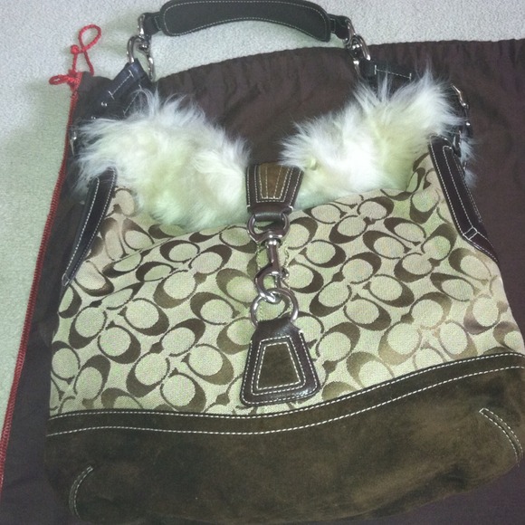 Coach Handbags - SOLD AUTHENTIC Coach signature bag SOLD