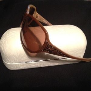 Like new Oakley "Belong" sunglasses 👓