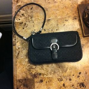 Coach black wrislet in good condition