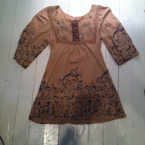 Sold! 🔴Brown peasant top