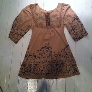 Sold! 🔴Brown peasant top
