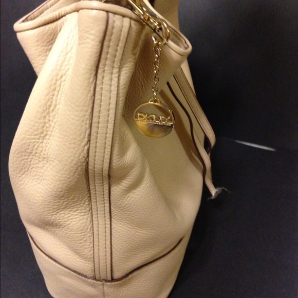 🔴SOLD🔴 DKNY Crosby - Picture 2 of 4