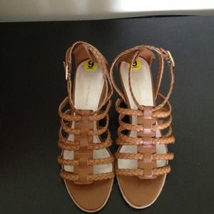 Wedge sandals!!!🌺